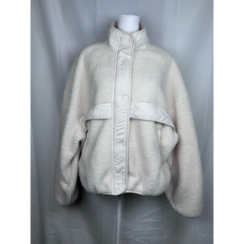 OYSHO Light Faux Sherling Bomber Jacket Size Large Ecru Cream Fluffy Full Zip